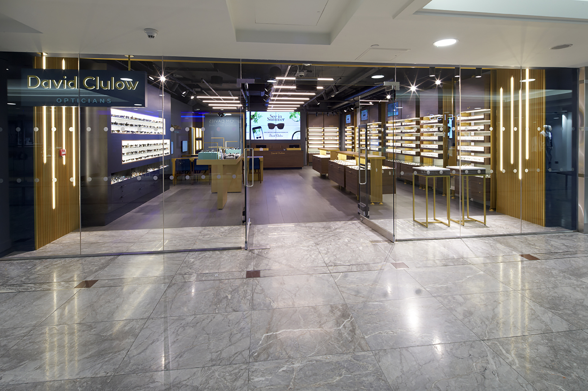 David Clulow combines luxury with rigorous and professional eyecare