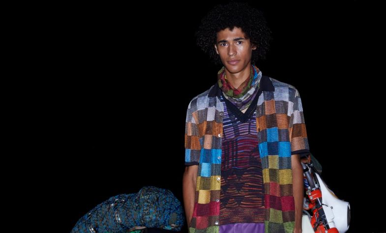 In the Missoni SS19 collection there is an emphasis on mid layers – pieces that can be put on or taken off as the journey progresses and the temperature changes