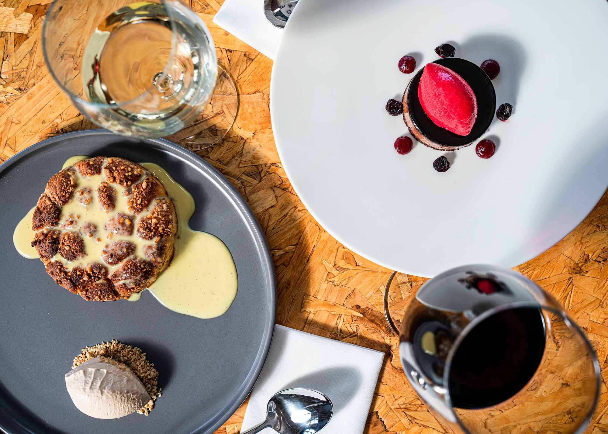 Desserts at Turul Project include the delicious walnut dumpling and “Ludláb” chocolate torte