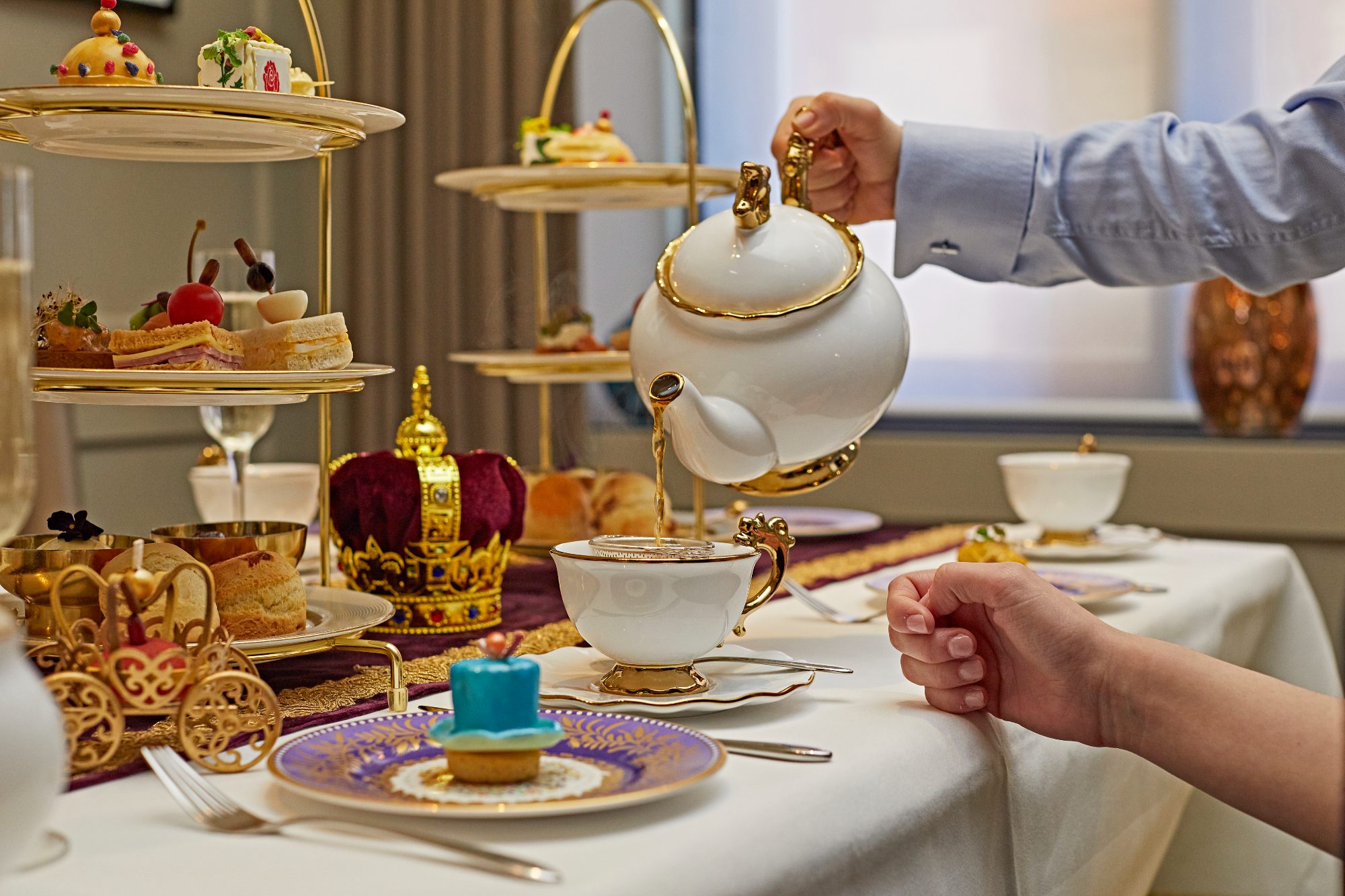 Her Majesty's favourite Earl Grey tea is recommended to accompany The Queen's Platinum Jubilee Afternoon Tea 