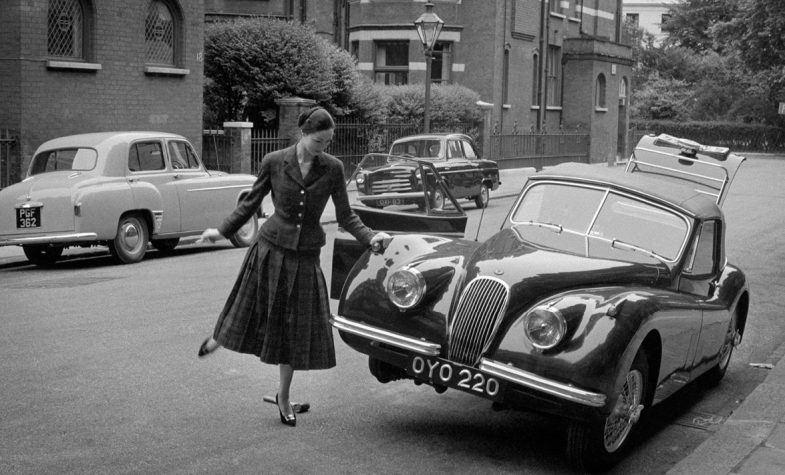women with car frank horvat photo london 2022