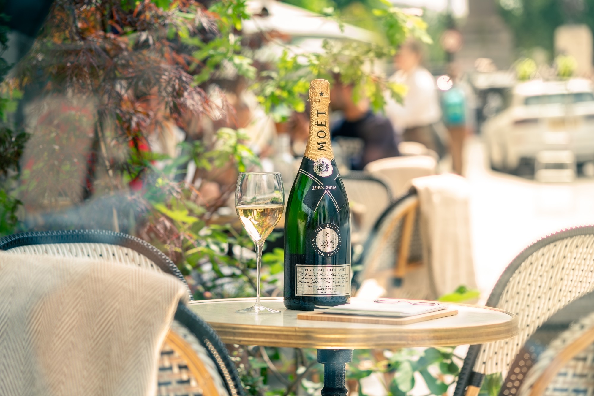Flora at Sofitel London St James is now open and serving summery glasses of Moët & Chandon alongside seafood, cocktails and bistro classics