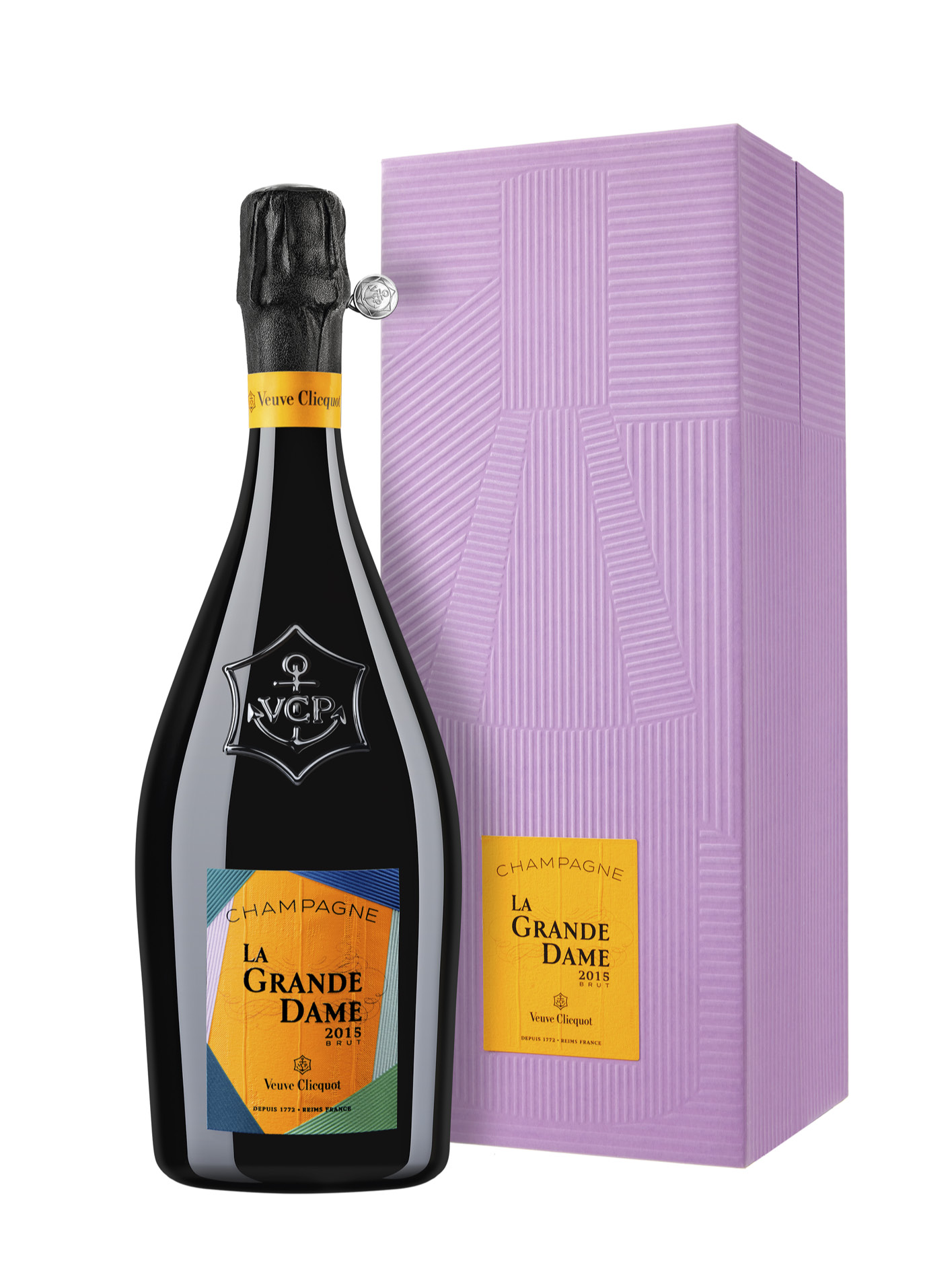 Italian ceramist Paola Paronetto designed the packaging and bottle, inspired by the joyful spirit of La Grand Dame 2015