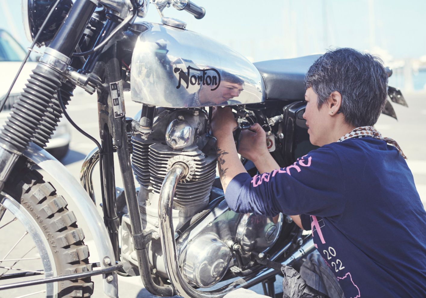 Kerry Sano rebuilds a Norton’s misfiring carburettor