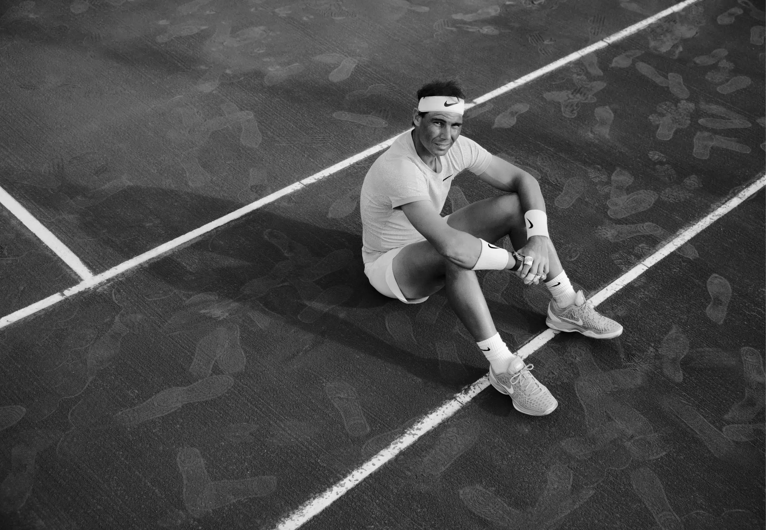 Rafael Nadel on a tennis court